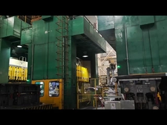 Automatisch stempelen van autocarrosserie